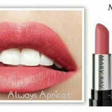 Laden Sie das Bild in den Galerie-Viewer, Mary Kay Gel Semi-Matte Lipstick