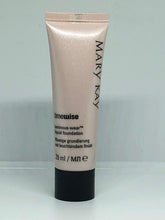 Laden Sie das Bild in den Galerie-Viewer, Mary Kay TW Luminous-Wear Liquid Foundation, 29ml
